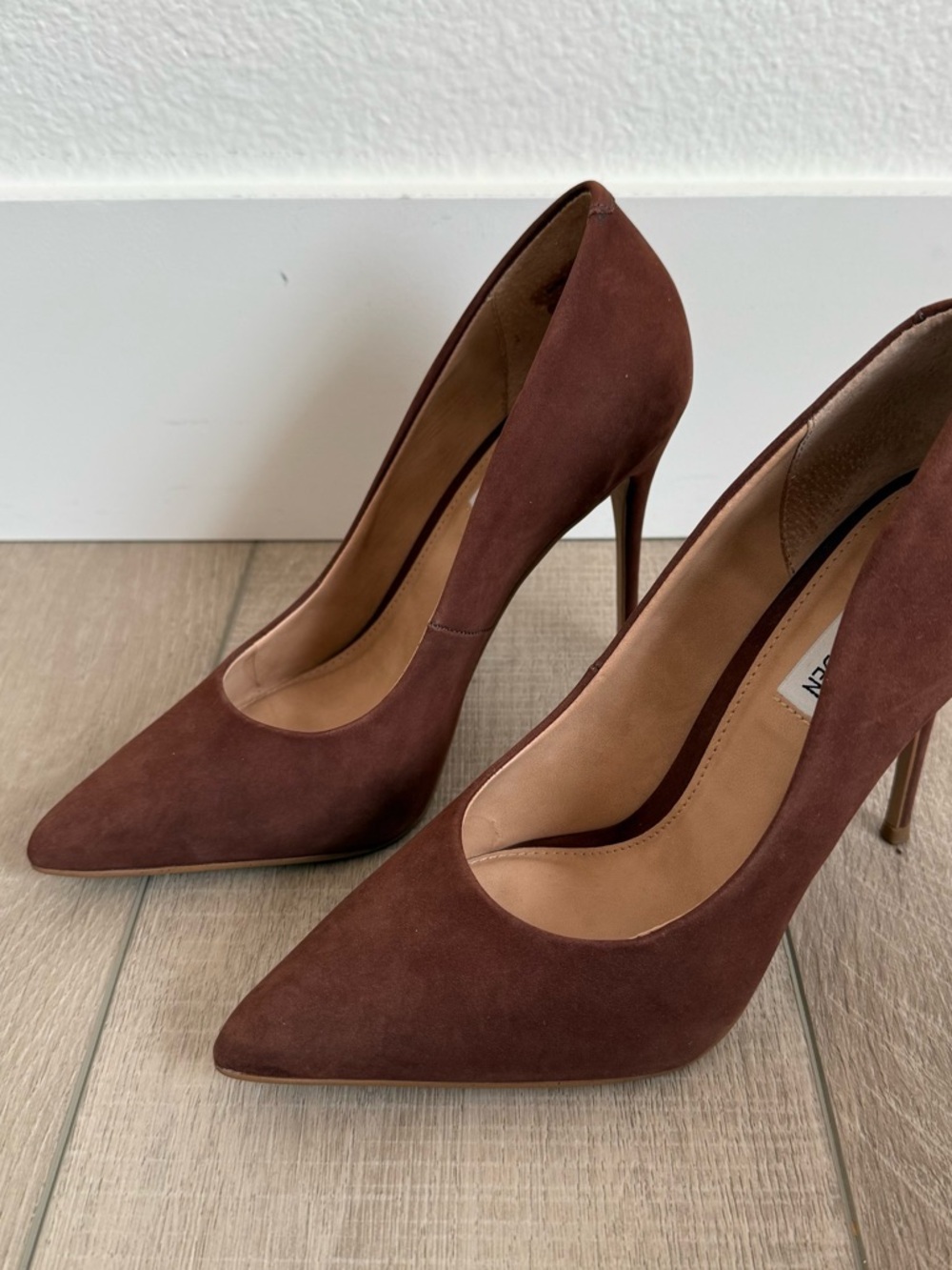 STEVE MADDEN Brown Suede Pump Heels